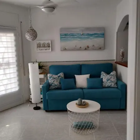 Little Paradise . In Front Of The Sea * كوماروغا